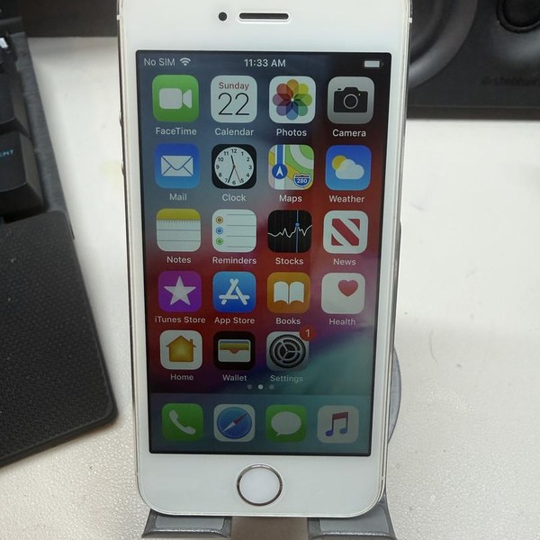 Apple iPhone 5S - Unlocked, 16 GB, Silver, A1533, GSM