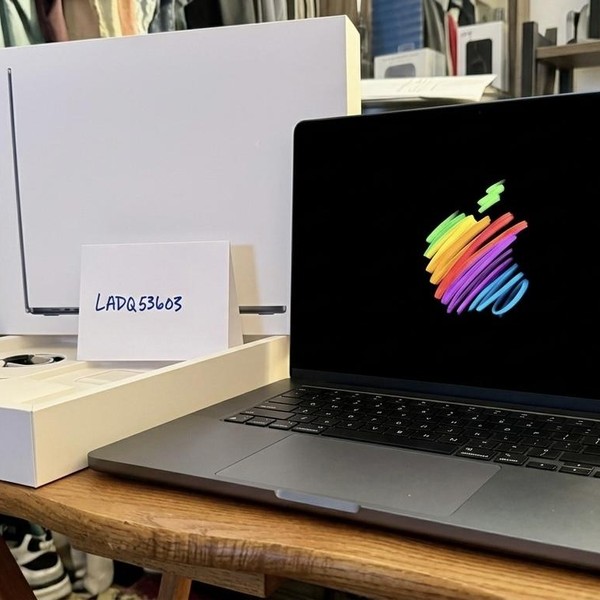 MacBook Air 2023 (M2) - 15 inch - 1 TB, Midnight, 24 GB, Apple M2