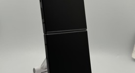 Good
													Samsung Galaxy Z Flip4 5G - Unlocked, Graphite, 256 GB, 8 GB, SM-F721U1, photo 4 of 7