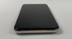 Good
													Apple iPhone Xs - Verizon, Silver, 64 GB, A1920, photo 5 of 7