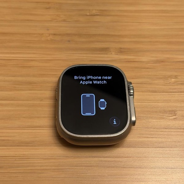 Apple Watch Ultra 49mm - Verizon, Titanium, A2622