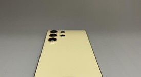 Good
													Samsung Galaxy S24 Ultra - Unlocked Non-US, Yellow, 256 GB, 12 GB, SM-S928B/DS, photo 2 of 8