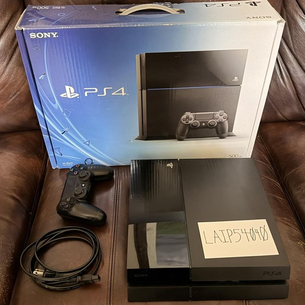 PlayStation 4 - 500 GB, Black, Standard