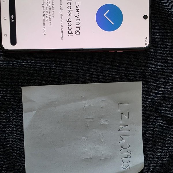 Motorola Razr Ultra (2025) - AT&T, 512 GB, PANTONE Rio Red, 16 GB