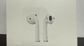 New
													Apple AirPods 2nd Gen - Lightning Case, photo 1 of 3