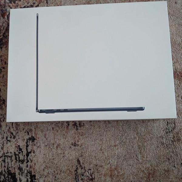 MacBook Air 2025 (M4) - 13 inch - 512 GB, Midnight, 24 GB, Apple M4