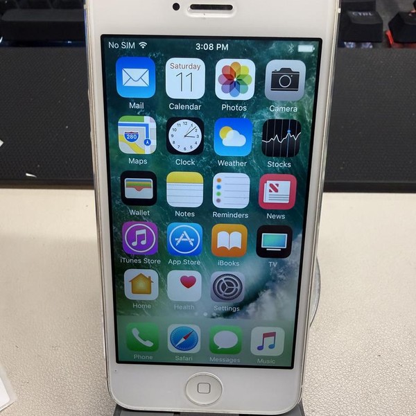 Apple iPhone 5 - Unlocked, 16 GB, White, A1428