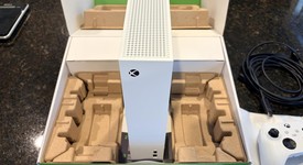 Mint
													Xbox Series S (2020) - White, 512 GB, photo 4 of 6