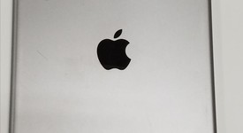 Fair
													Apple iPad 6th Gen - Unlocked, Gray, 32 GB, A1954, photo 1 of 3