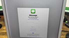 Good
													Apple iPad Pro 12.9" 2nd Gen 2017 - Unlocked, Gold, 64 GB, photo 2 of 4