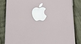 Mint
													Apple iPhone 13 - AT&T, Pink, 128 GB, A2482, photo 3 of 9