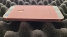 Good
													Apple iPhone SE 1st Gen 2016 - Unlocked, Rose Gold, 64 GB, A1662, photo 4 of 7