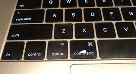 Good
													MacBook Pro 2016 (With Touch Bar) - 15" - Gray, 512 GB, 16 GB, photo 4 of 6