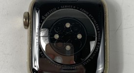 Good
													Apple Watch Series 6 40mm - Unlocked, Gold, A2293 - Cellular, Stainless Steel, photo 4 of 8