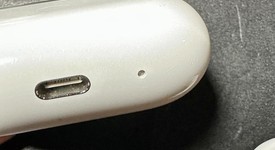 Used
													Apple AirPods Pro 2 - USB-C, photo 5 of 5