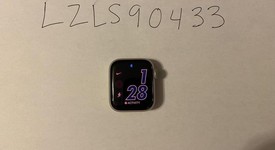 Mint
													Apple Watch SE 3rd Gen 40mm - Unlocked, Starlight, A3326 - Cellular, photo 3 of 9