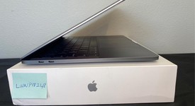Good
													MacBook Pro 2018 (With Touch Bar) - 13" - I5, Gray, 512 GB, 8 GB, photo 3 of 10