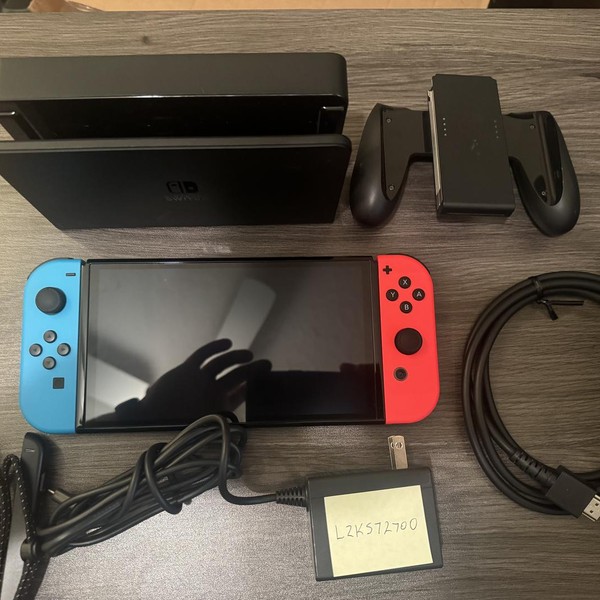 Nintendo Switch - OLED - 64 GB, Red & Blue