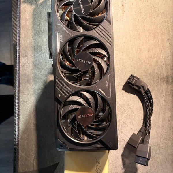 Gigabyte GeForce RTX 5070 - GV-N5070WF3OC-12GD, WINDFORCE OC SFF