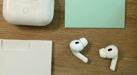 Used
													Apple AirPods Pro 2 - Lightning, photo 5 of 8