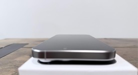 Mint
													Apple iPhone 16 Pro Max - Unlocked, White, 256 GB, A3084, photo 5 of 11