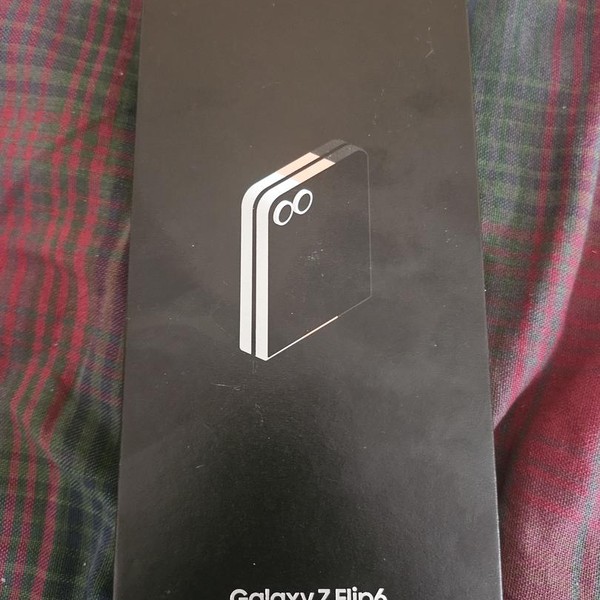 Samsung Galaxy Z Flip6 - Unlocked, 256 GB, White, 12 GB, SM-F741U1