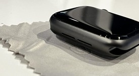 Good
													Apple Watch SE 1st Gen 40mm - Gray, A2351 - GPS, Aluminum, photo 4 of 8