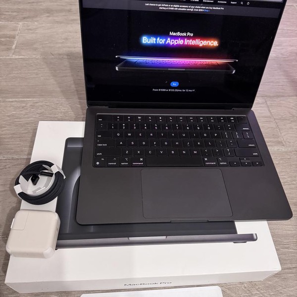 MacBook Pro Late 2023 (M3) - 14 inch - 512 GB, Black, 18 GB, Apple M3 Pro 11-core, 14-core GPU