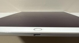 Good
													Apple iPad Pro 12.9" 1st Gen 2015 - Wi-Fi, Silver, 32 GB, A1584, 1st Gen 2015, photo 5 of 5