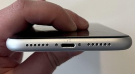Good
													Apple iPhone Xr - Unlocked, White, 64 GB, A1984, photo 5 of 9