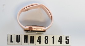 Good
													Apple Watch Series 4 40mm - Sprint, Gold, A1975 - Cellular, Aluminum, photo 4 of 5