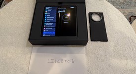 Mint
													Honor Magic V3 - Unlocked Non-US, Black, 512 GB, 12 GB, photo 3 of 11