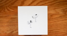 Used
													Apple AirPods Pro 2 - Lightning, photo 1 of 7