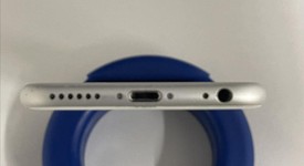 Good
													Apple iPhone 6S - Unlocked, Silver, 32 GB, A1688, photo 4 of 4