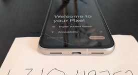 Mint
													Google Pixel 8a - Unlocked, Porcelain, 128 GB, 8 GB, GKV4X, Sub-6 5G, photo 5 of 7