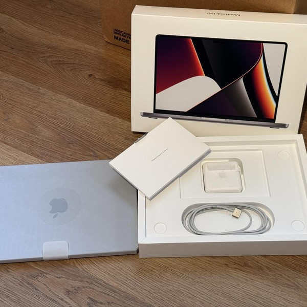 MacBook Pro 2021 - 14 inch - 512 GB, Gray, 16 GB, Apple M1 Pro 8-core