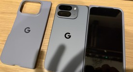 Good
													Google Pixel 10 Pro Fold - Unlocked, Moonstone, 256 GB, GU0NP, photo 5 of 7