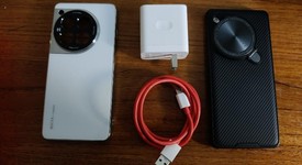 Good
													OnePlus 12 - Unlocked Non-US, Silver, 1 TB, 24 GB, PJD110, photo 4 of 11