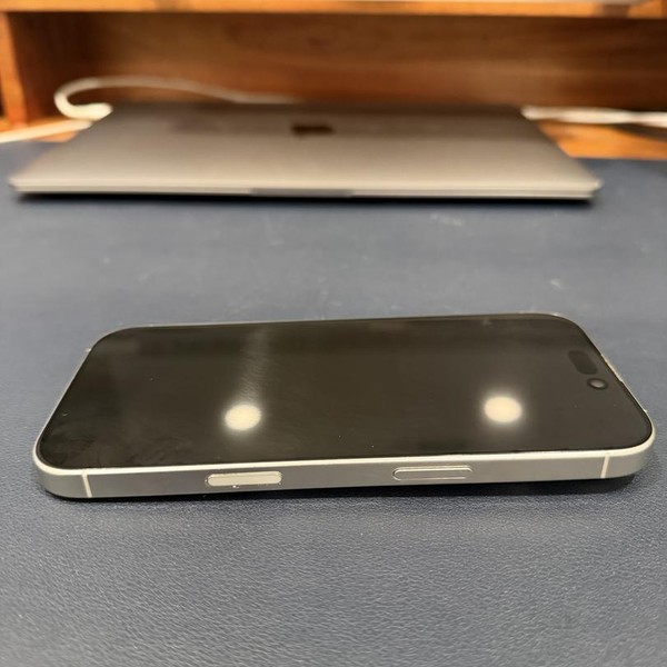 Apple iPhone 16 Pro - Unlocked, 128 GB, White, A3083