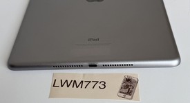 Good
													Apple iPad 6th Gen - Unlocked, Gray, 32 GB, A1954, photo 4 of 7