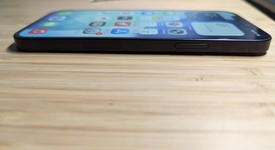 Good
													Apple iPhone 12 - Unlocked, Black, 64 GB, A2172, photo 4 of 14