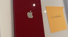 Mint
													Apple iPhone 13 - Verizon, Red, 128 GB, A2482, photo 2 of 14