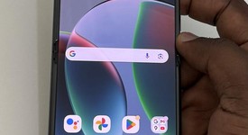 Good
													Motorola Razr (2023) - Cricket, Sage, 128 GB, 8 GB, photo 1 of 18