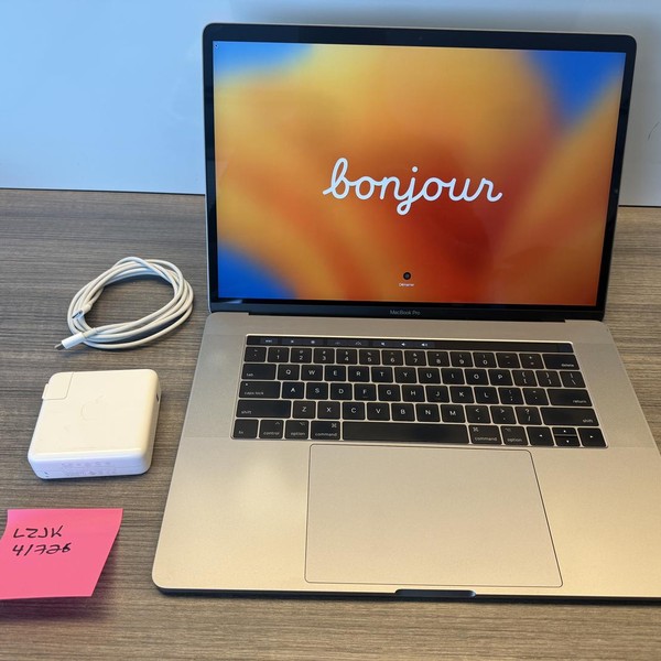 MacBook Pro 2017 (With Touch Bar) - 15 inch - I7, Gray, 512 GB, 16 GB
