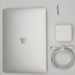 Good MacBook Air 2020 - 13 inch - 256 GB, Silver, 8 GB, Apple M1