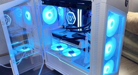 Mint
													Custom Gaming PC, photo 3 of 8