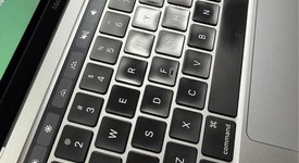 Good
													MacBook Pro 2020 - 13" - I5, Gray, 1 TB, 16 GB, photo 3 of 8