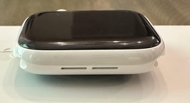 Good
													Apple Watch Series 5 44mm - Unlocked, White, A2095 Cellular, Ceramic, photo 5 of 21
