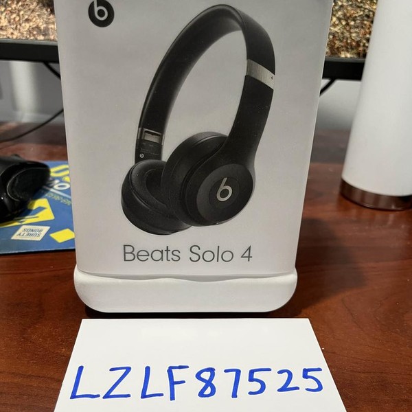 Beats Solo 4 - Black