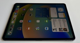 Mint
													Apple iPad Pro 12.9" 4th Gen 2020 - Unlocked, Gray, 128 GB, A2069, photo 3 of 6